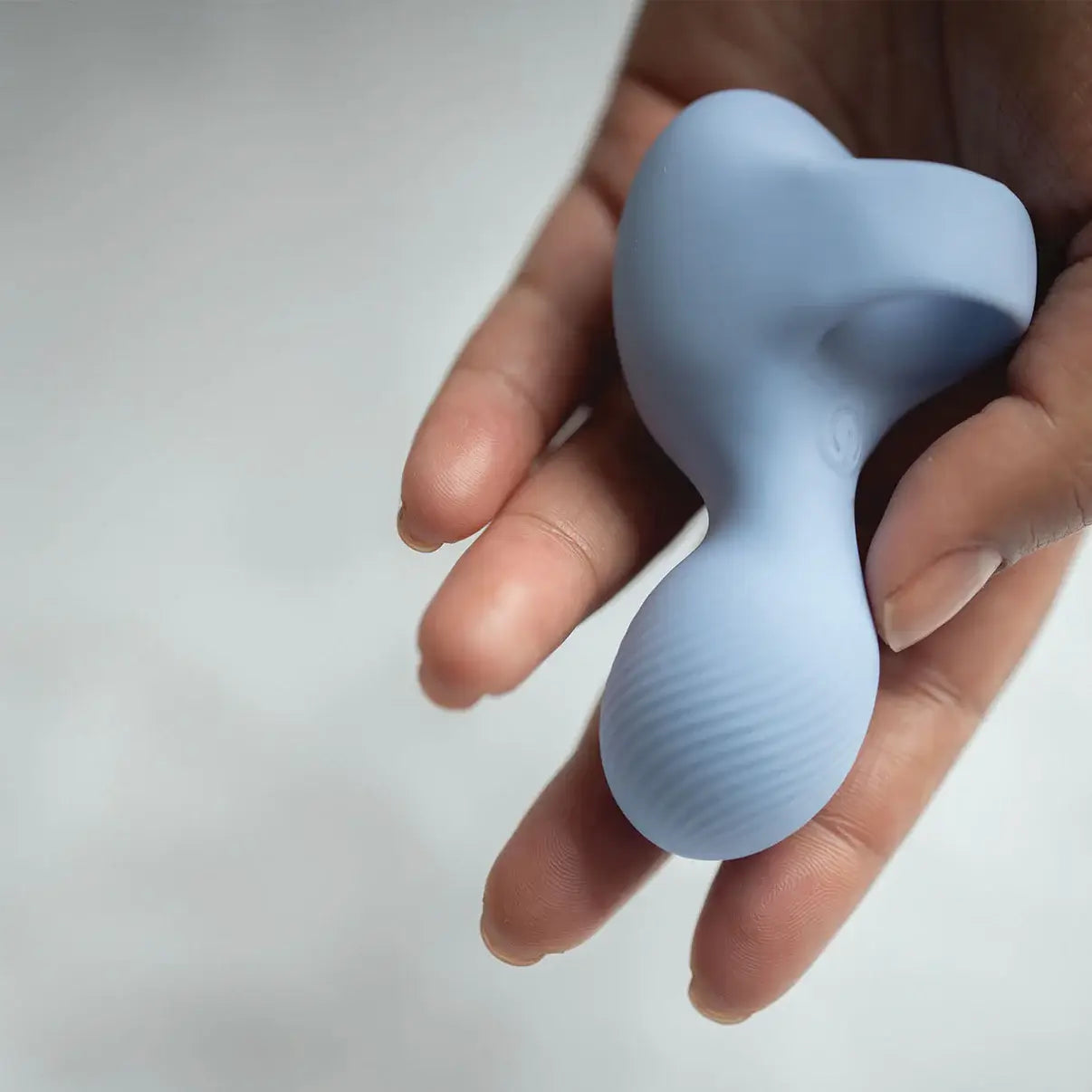 TICKLY Mini Vibrador de Dedo Estimulante Discreto Portátil Recarregável
