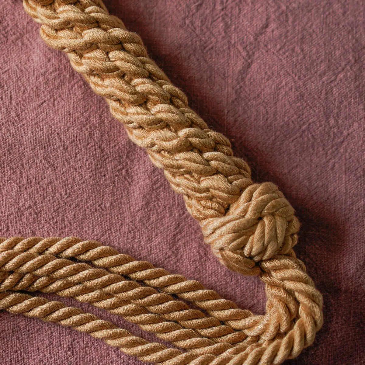 KANUKA Flogger Whip c/Borla para Brincadeiras Eróticas BDSM