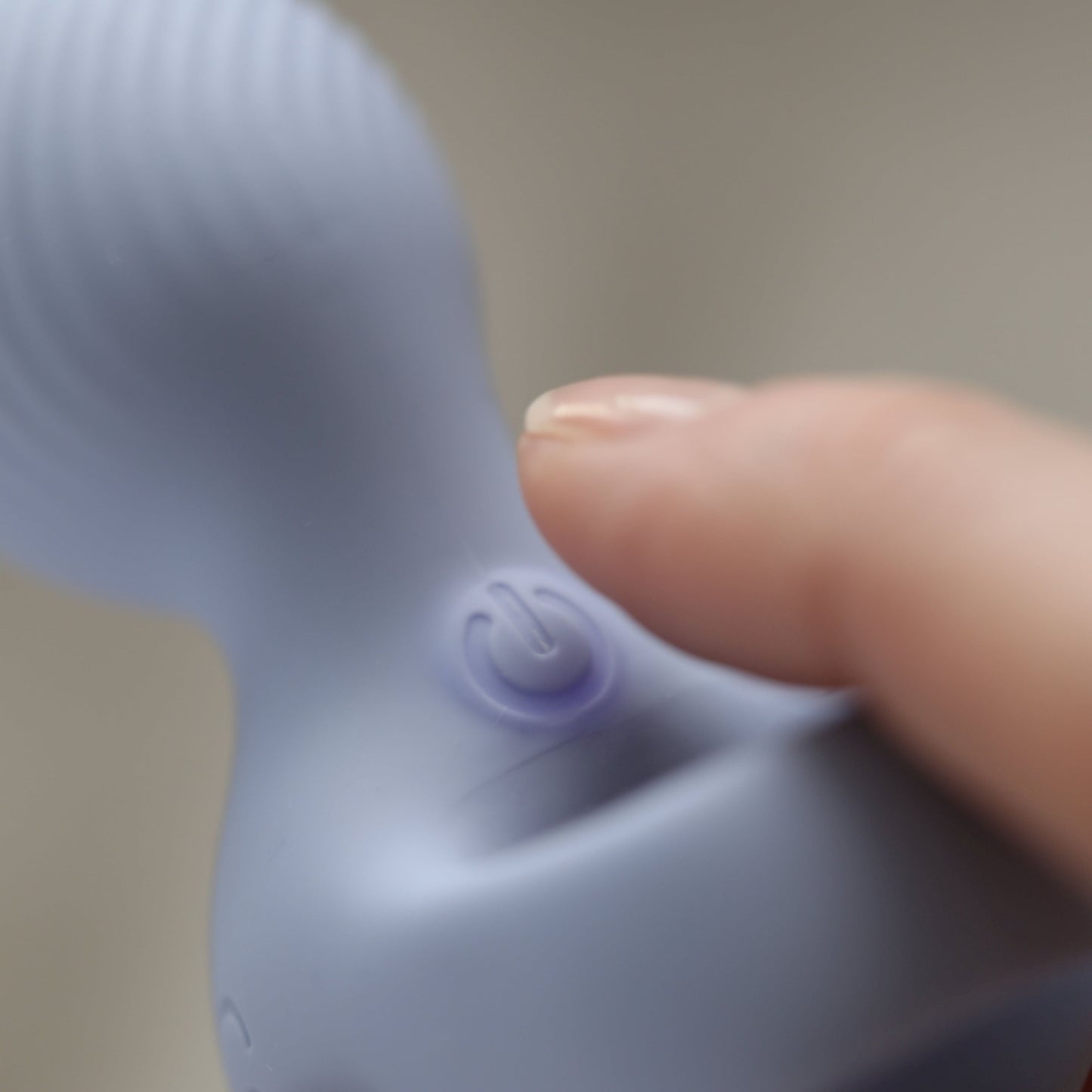 TICKLY Mini Vibrador de Dedo Estimulante Discreto Portátil Recarregável