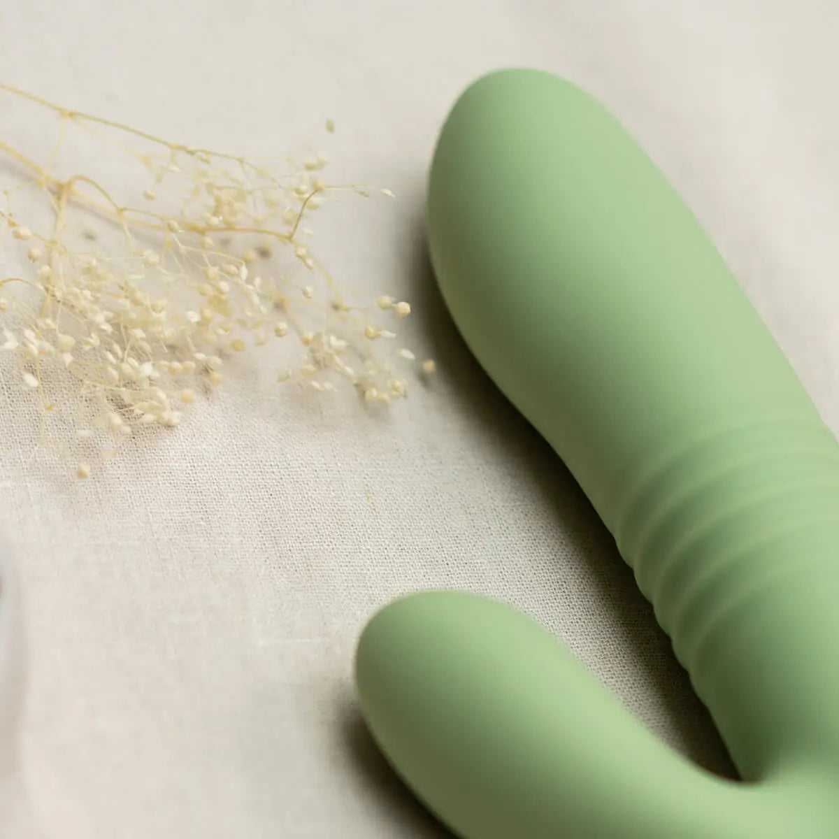 YARROW Vibrador c/Movimento Penetração e Estimulação Clitoriana em Silicone Sustentável