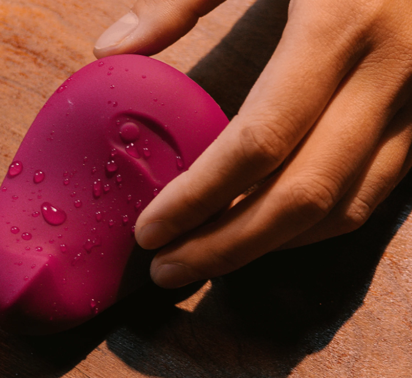 POM Compact Rechargeable Silicone Flexible Vibrator